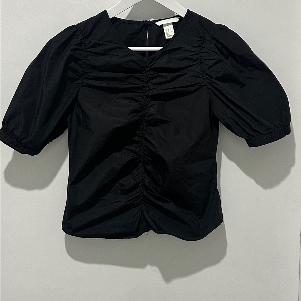 H&M RUCHED FRONT TOP - Picture 3 of 10